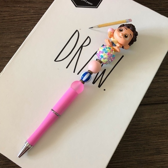 Disney Doorables: Luca: Luca has human handmade beaded pen - Picture 2 of 3